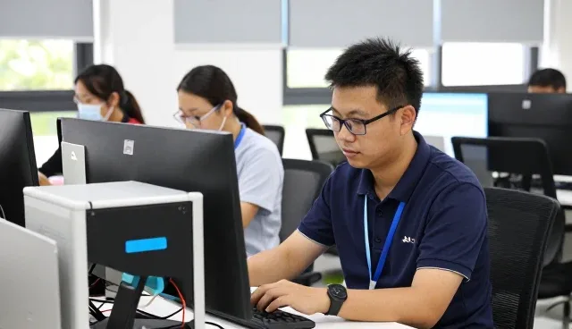 秉承务实提升网站建设维护服务水平